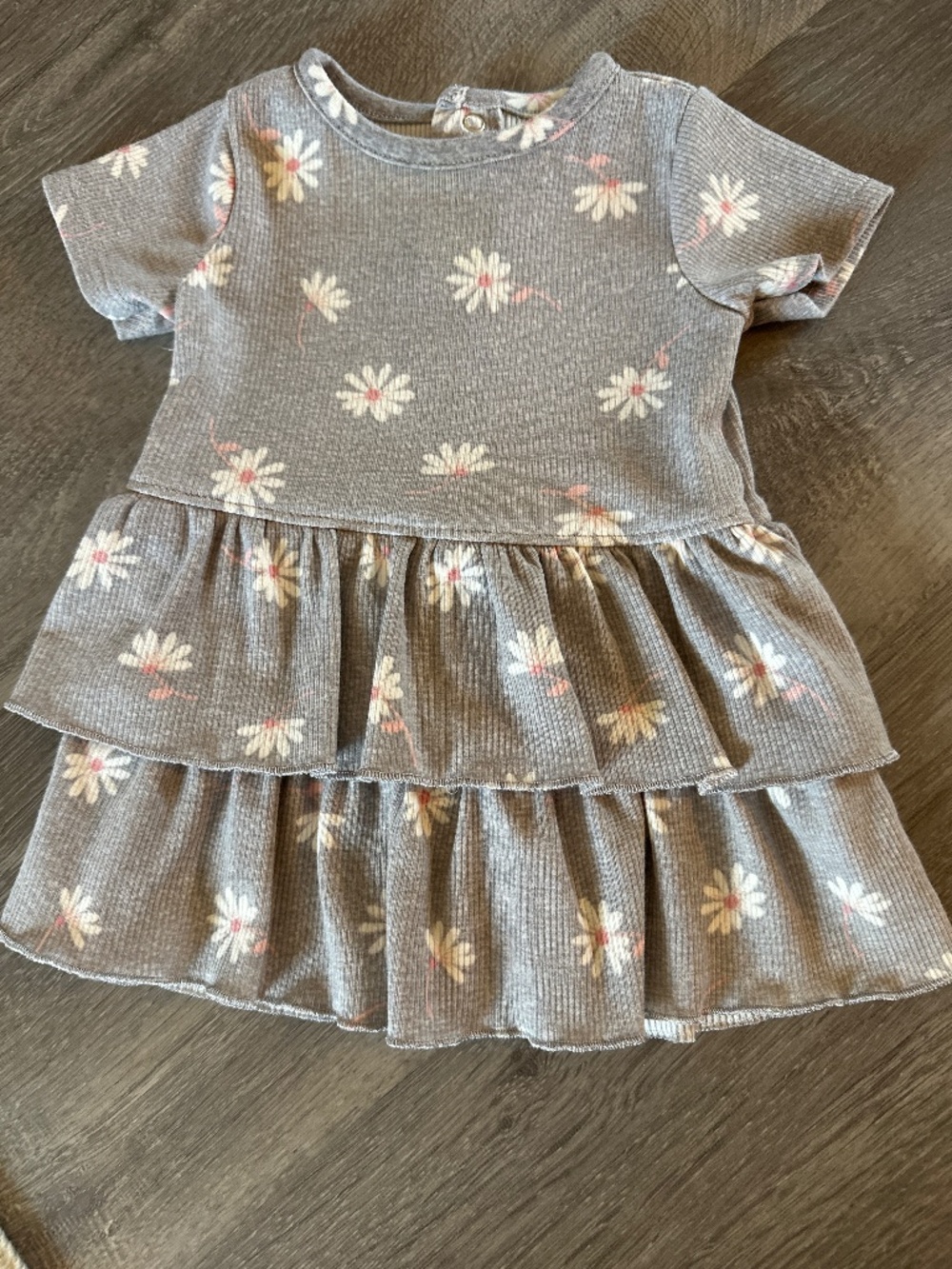Grey flower top